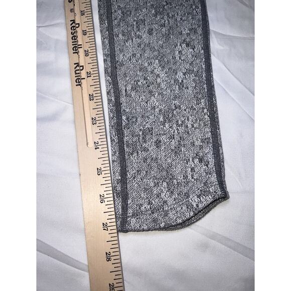 Gymshark Dry Management Fleur Texture Leggings Size Small Gray White Full Length - Picture 5 of 12